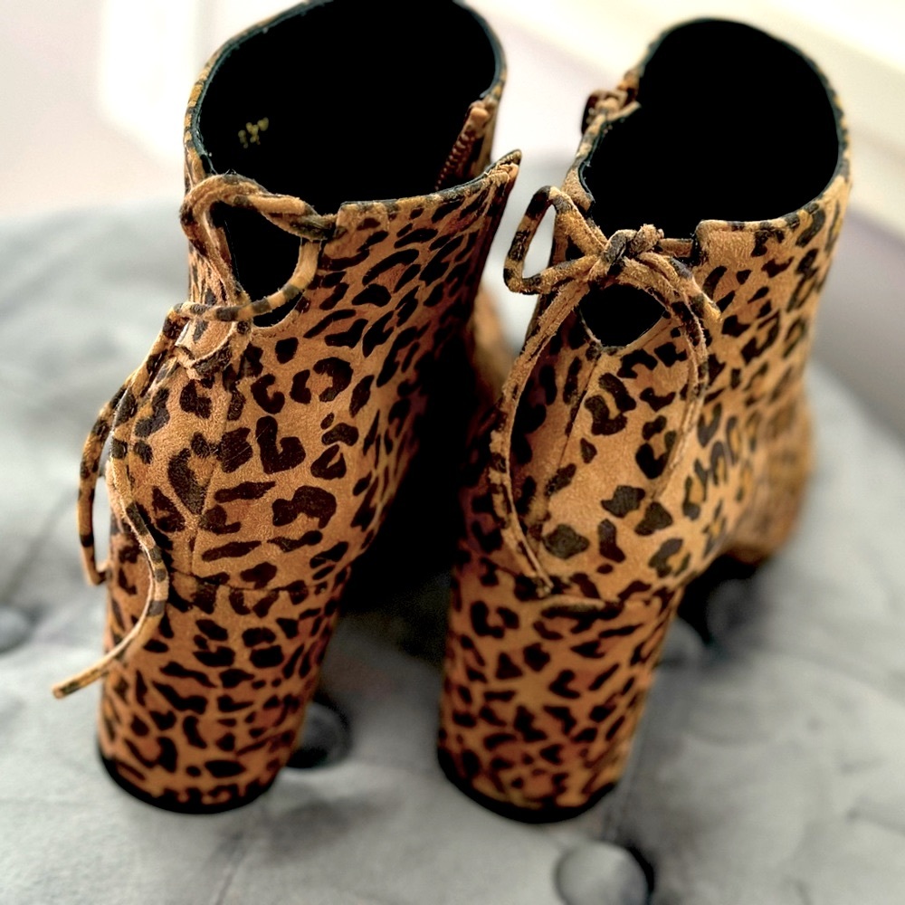 FALL FASHION Stuart Weizmann Leopard Ankle Boots, size 38.5